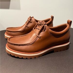 Coach Men’s Elegant Tan Leather Derby Shoes